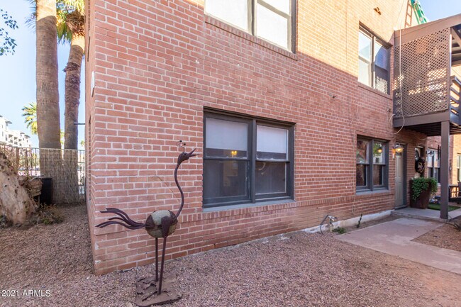 Building Photo - 357 N 6th Ave