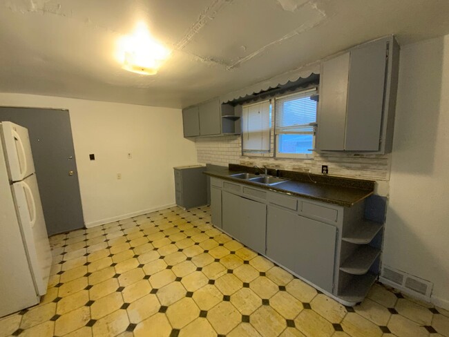 Foto del edificio - 2 bedroom 1 bath home in South Bend IN