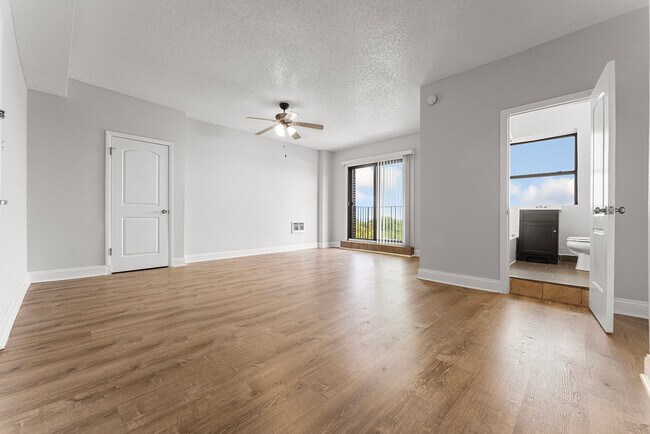 Foto del edificio - 4520 N Clarendon Ave