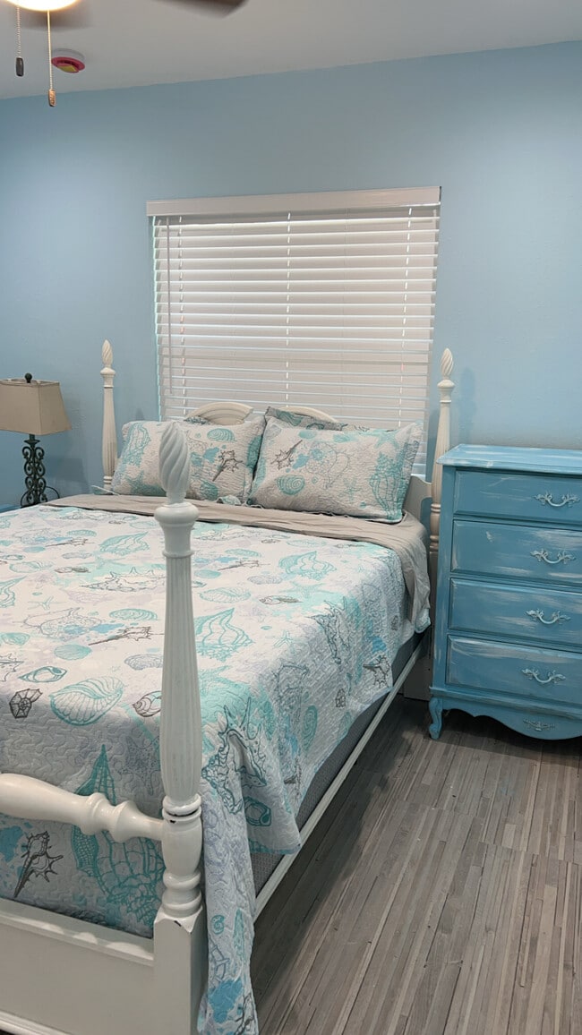 Foto del edificio - 7880 42nd Ave N