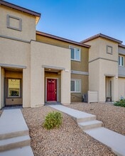 Building Photo - 526 Clearsable Ave