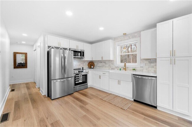 Foto del edificio - 150 Sweetwater St