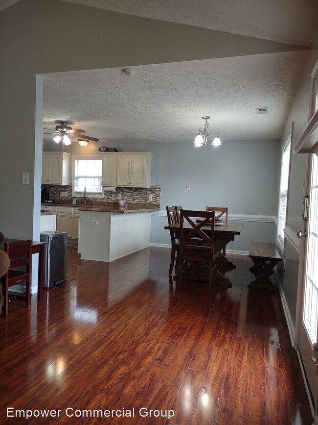 Building Photo - 3 br, 2.5 bath House - 5223 Woodpecker Drive