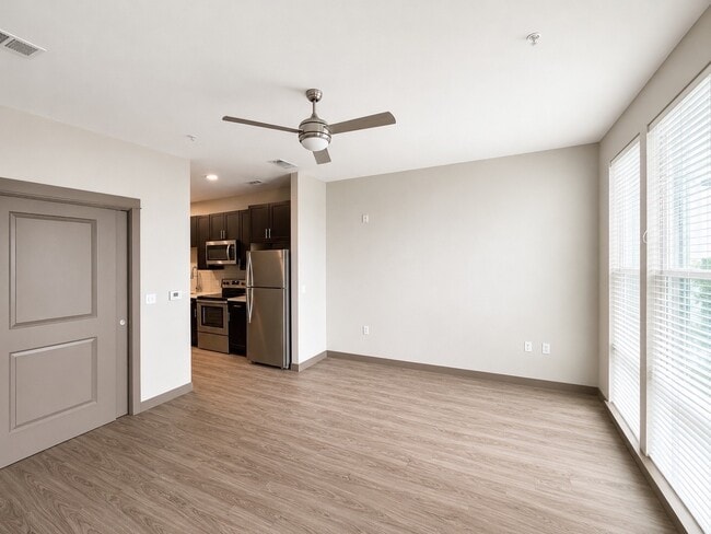 Building Photo - 1111 N Durham Dr