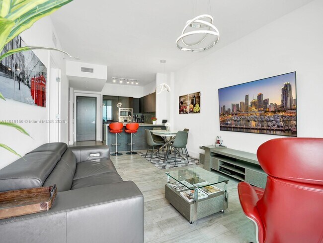 Building Photo - 1080 Brickell Ave