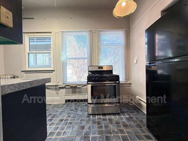 Building Photo - 1414 C St