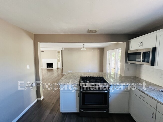 Foto del edificio - 7201 Mountain Rd NE