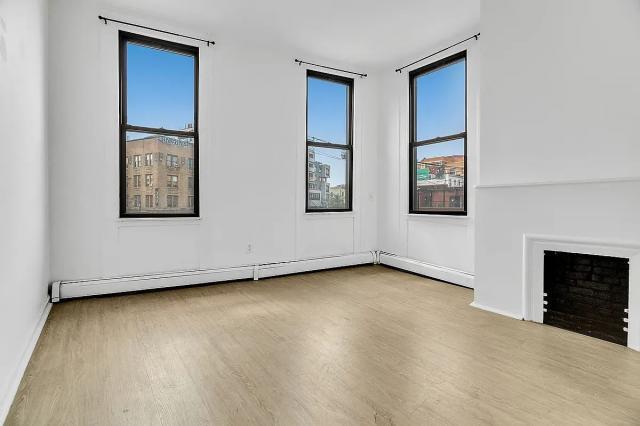 Foto principal - 2 bedroom in Brooklyn NY 11206