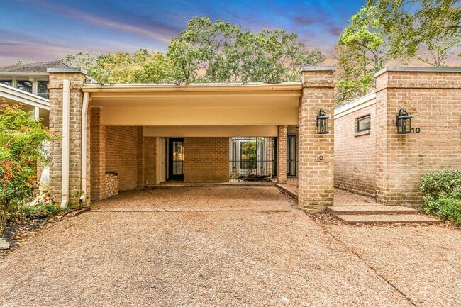 Building Photo - 10 Woodstone St
