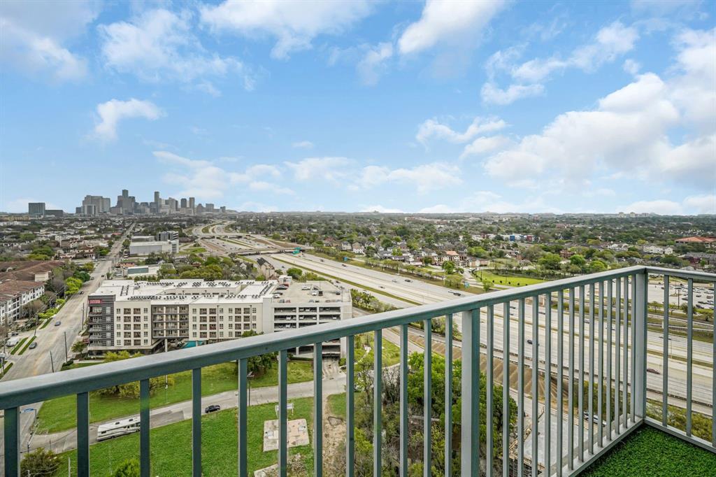 Foto principal - 5925 Almeda Rd