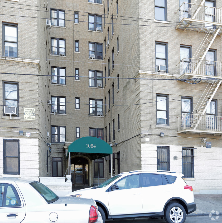 Foto del edificio - 4064 Bronx Blvd