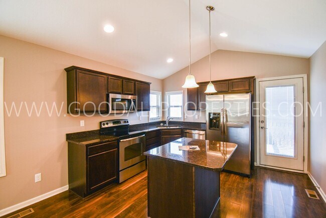 Foto del edificio - 1255 SE Waddell Way