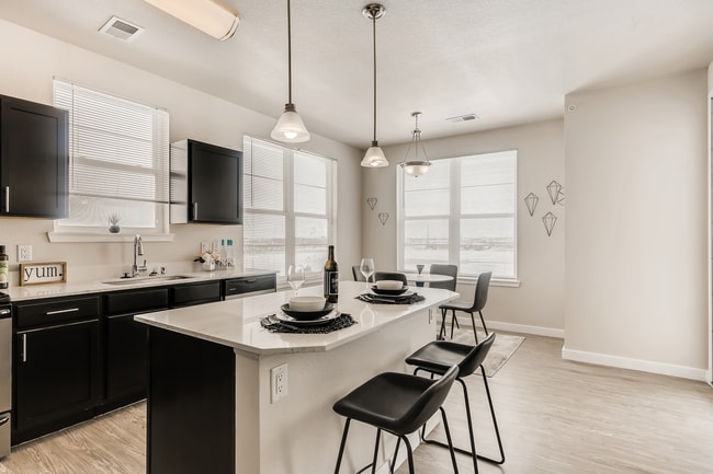 Building Photo - Park Hill 4000