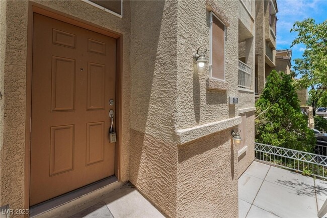 Building Photo - 9169 Column Ct