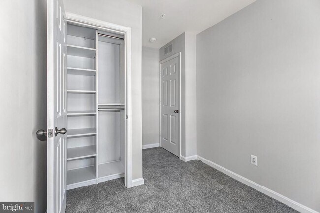 Building Photo - 1057 Flint Ct