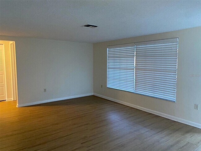 Building Photo - 7611 Summertree Ln