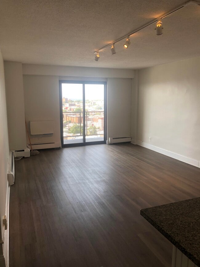 Building Photo - 5701 BOULEVARD