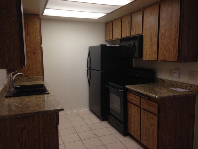 Foto del edificio - 10272 Black Mountain Rd