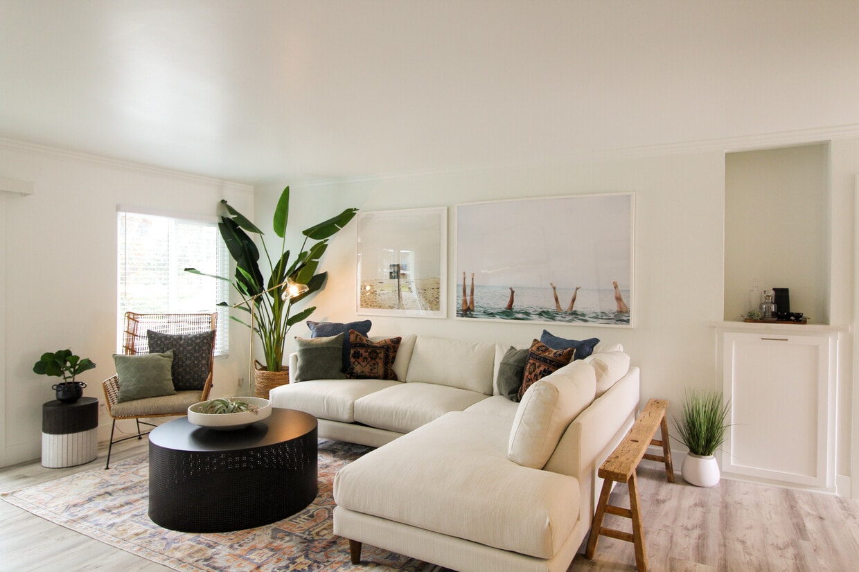 Foto principal - 1606 Westcliff Dr.