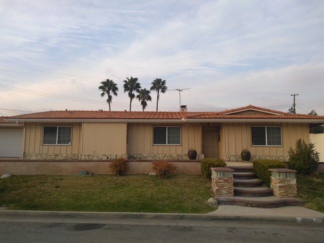 Building Photo - 3031 Deolinda Dr