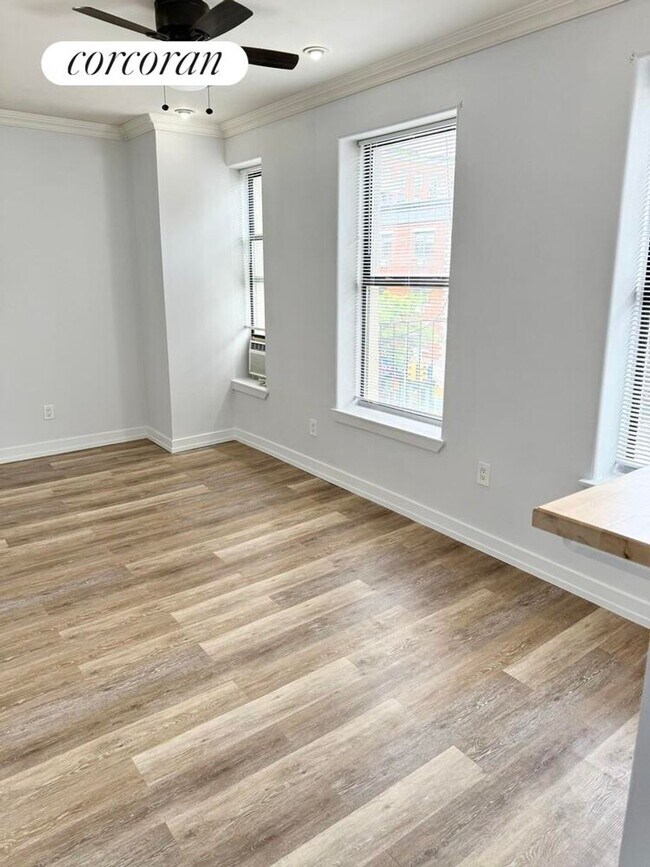 Foto del edificio - 448 E 13th St