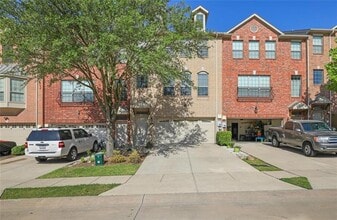 Building Photo - 2524 Jacobson Dr