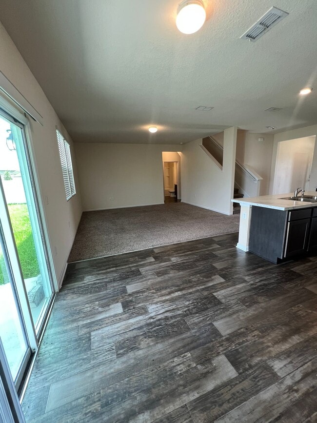 Foto del edificio - 3238 Little Fawn Ln