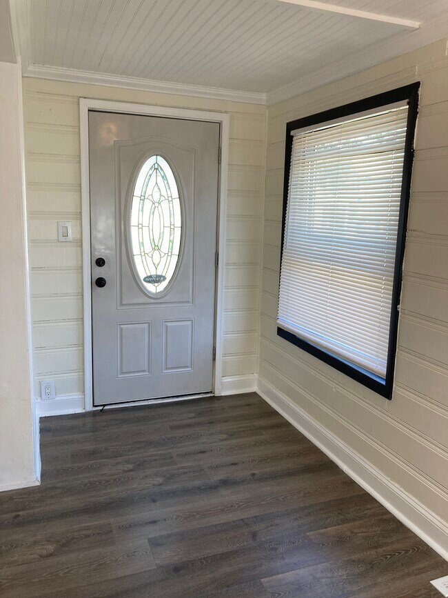 Building Photo - 345 W Barrett Ave