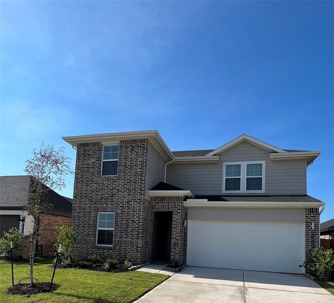 Building Photo - 1615 Solana Dr