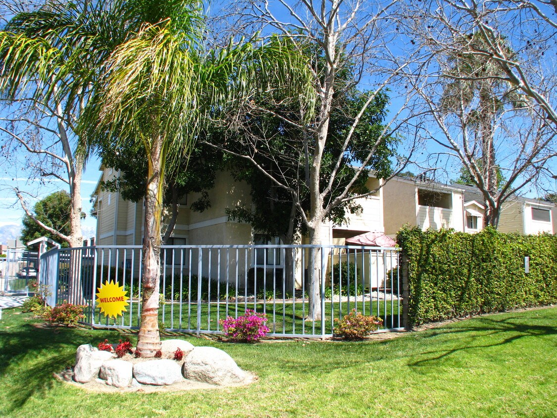 Harris Place Apartments Apartments 451 E Riverside Dr Ontario, CA