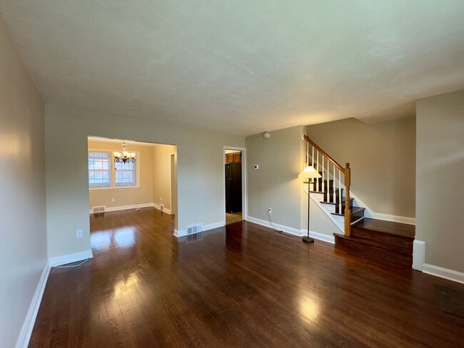 Building Photo - Charming 3 Bedroom/1.5 Bathroom in Parkville, MD!