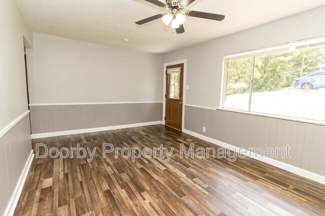 Foto del edificio - 730 Roberta Dr