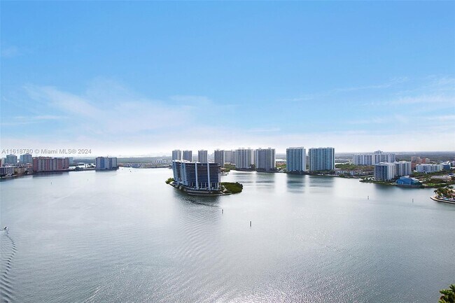Foto del edificio - 19101 Mystic Pointe Dr