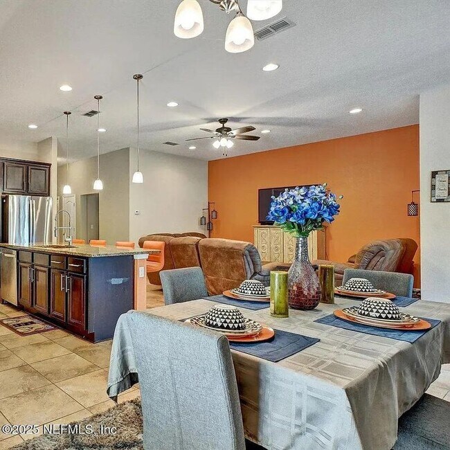 Foto del edificio - 8306 Pepper Lake Ct