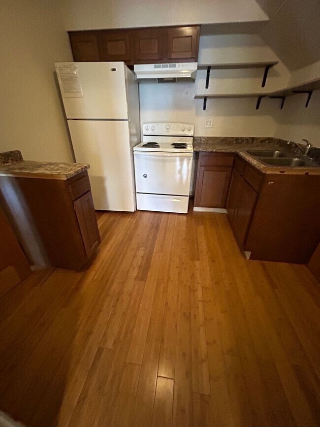 Foto del edificio - 2 Bedroom 1 Bathroom Apartment