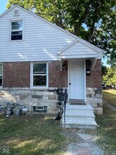 Building Photo - 615 N Tibbs Ave