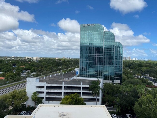 Foto del edificio - 4250 Biscayne Blvd