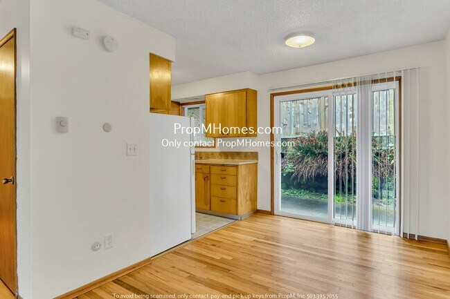Foto del edificio - Charming Two Bedroom Unit in Mt Tabor!