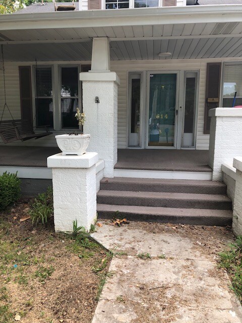 Primary Photo - 614 N Military Ave