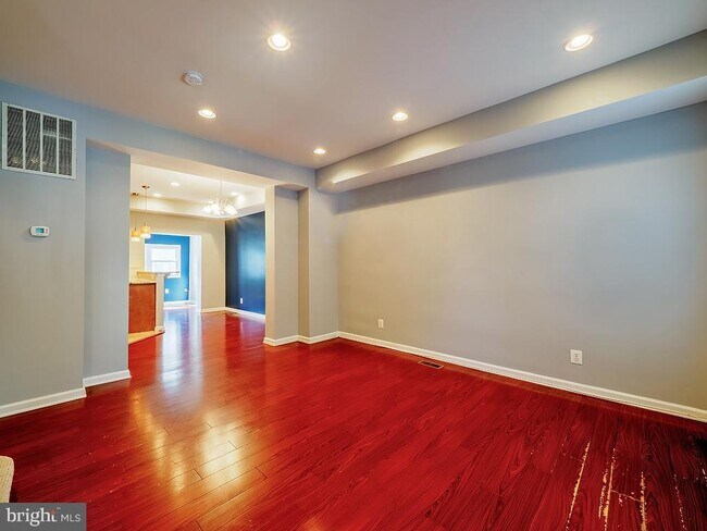 Building Photo - 227 Cromwell Terrace NE