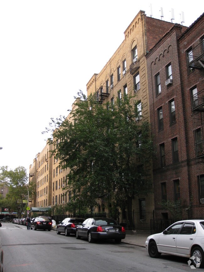 Building Photo - 37-60 88th St