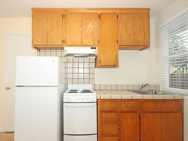 Foto del edificio - 670 Live Oak Ave