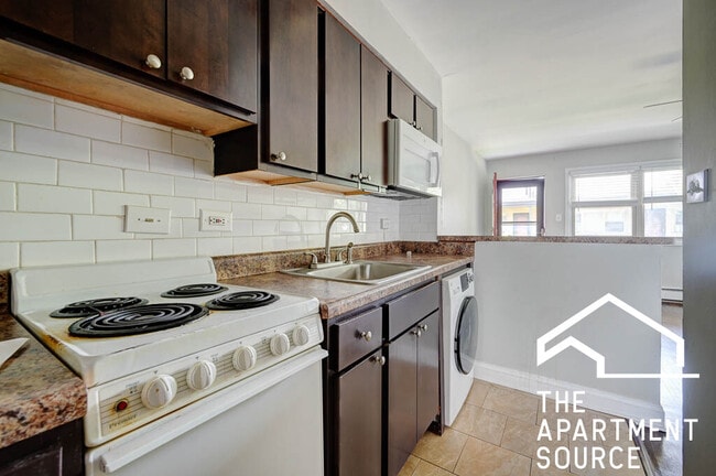 Photo - 1735 W Bryn Mawr Ave Apartment