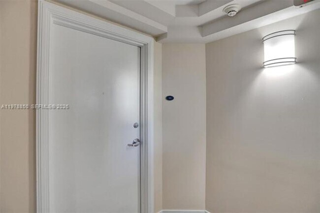 Foto del edificio - 6917 Collins Ave