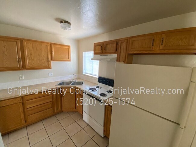 Foto del edificio - 118 E Elm St