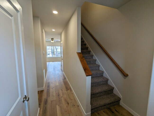 Foto del edificio - 141 S Bluff Ave