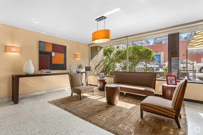 Building Photo - 140 7th Ave