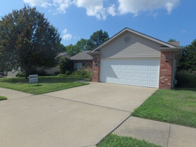 Foto del edificio - Nice 3 Bed 2 Bath House In Bearfield Meadows!