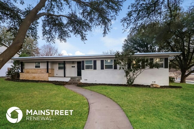Building Photo - 3550 Creston Ct