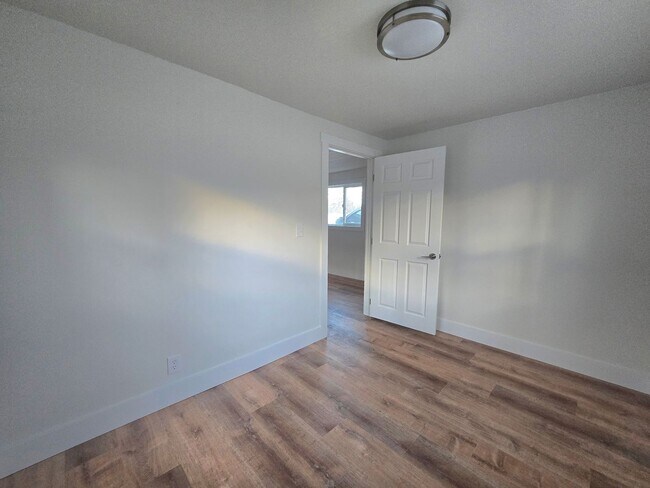 Foto del edificio - 706 1/2-9 1/2 Alderson Ave